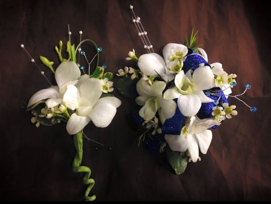 White Dendrobium Wristlet