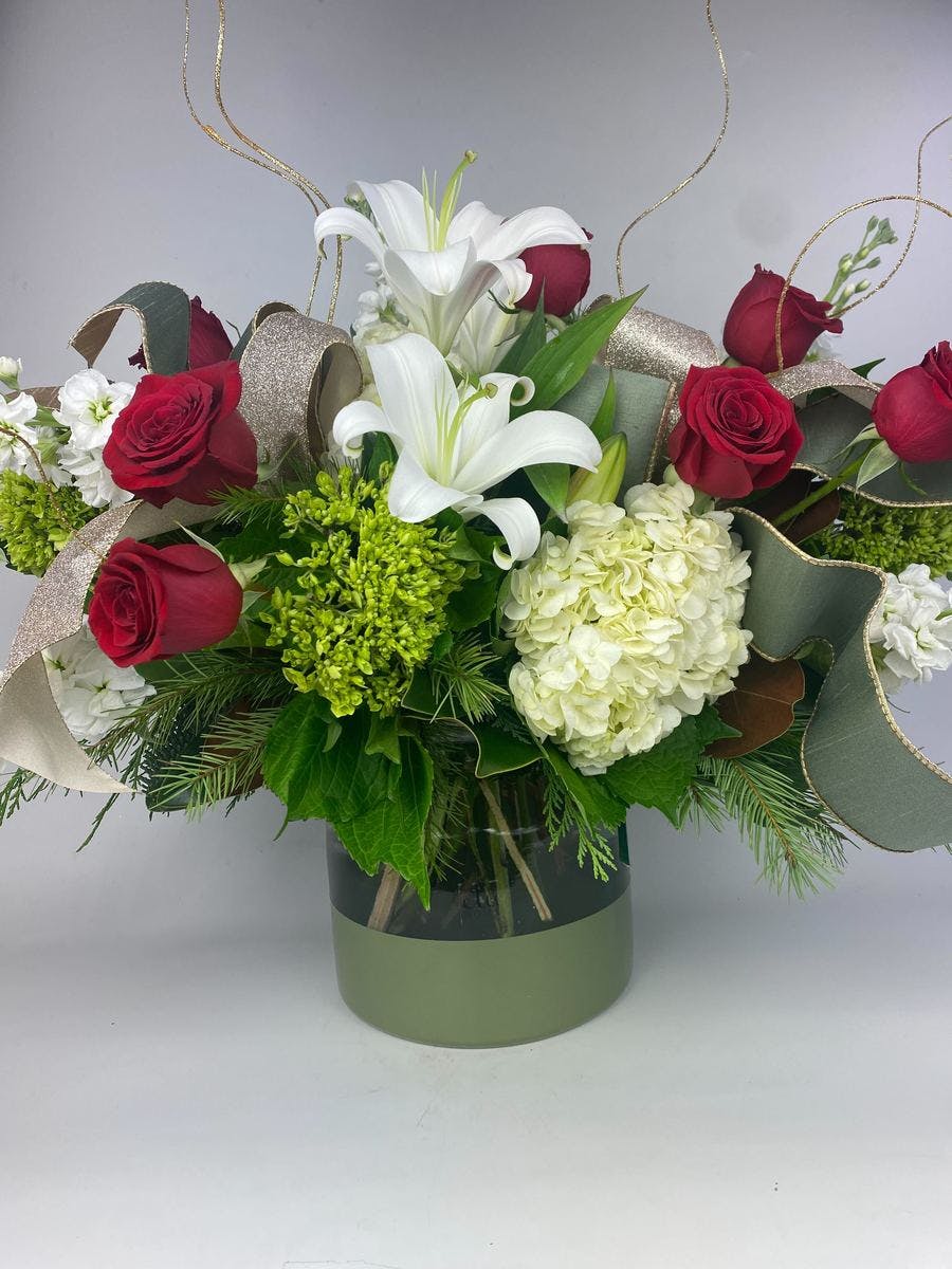 Santa's Favorite Wilmington (NC) Holiday Flower Delivery Julia's